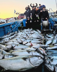 [제주 물곰호] 대방어 대부시리 대삼치 대폭발! 미터 오버 대박 지깅파티 선상낚시로 잡은 물고기 조황