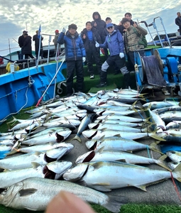 빠져 나가는 뻘물 냉수대!  악조건에도  찾아가는 핀포인트 공략 선상낚시로 잡은 물고기 조황