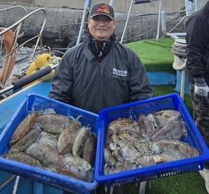 [제주 물곰호]강풍 너울에도 집중력 발휘!갑시즌 첫출항ㅡ3월4일 선상낚시로 잡은 물고기 조황