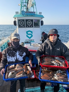 1/16 장원이 무려 72마리! 기록갱신의 쏘니호 제주갑오징어 조황 선상낚시로 잡은 물고기 조황