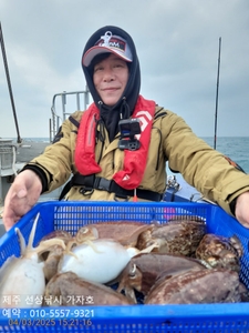 <제주가자호>선상낚시 전문> 4월 3일 갑오징어 조황 선상낚시로 잡은 물고기 조황