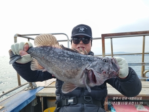 열기속 왕우럭, 일요일09시 출항 선상낚시로 잡은 물고기 조황