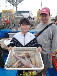 6/8 새벽반한치낚시 굿 선상낚시로 잡은 물고기 조황