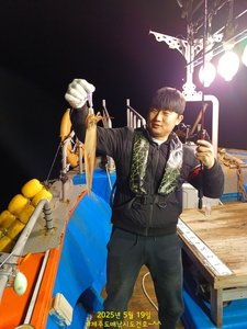 5/19 새벽반한치낚시 환호성 선상낚시로 잡은 물고기 조황