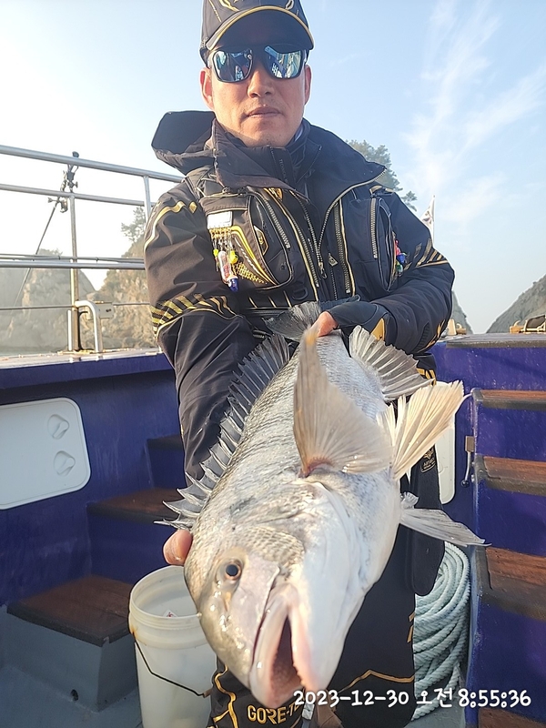 뉴패미리호의 조황일지 이미지 - 2